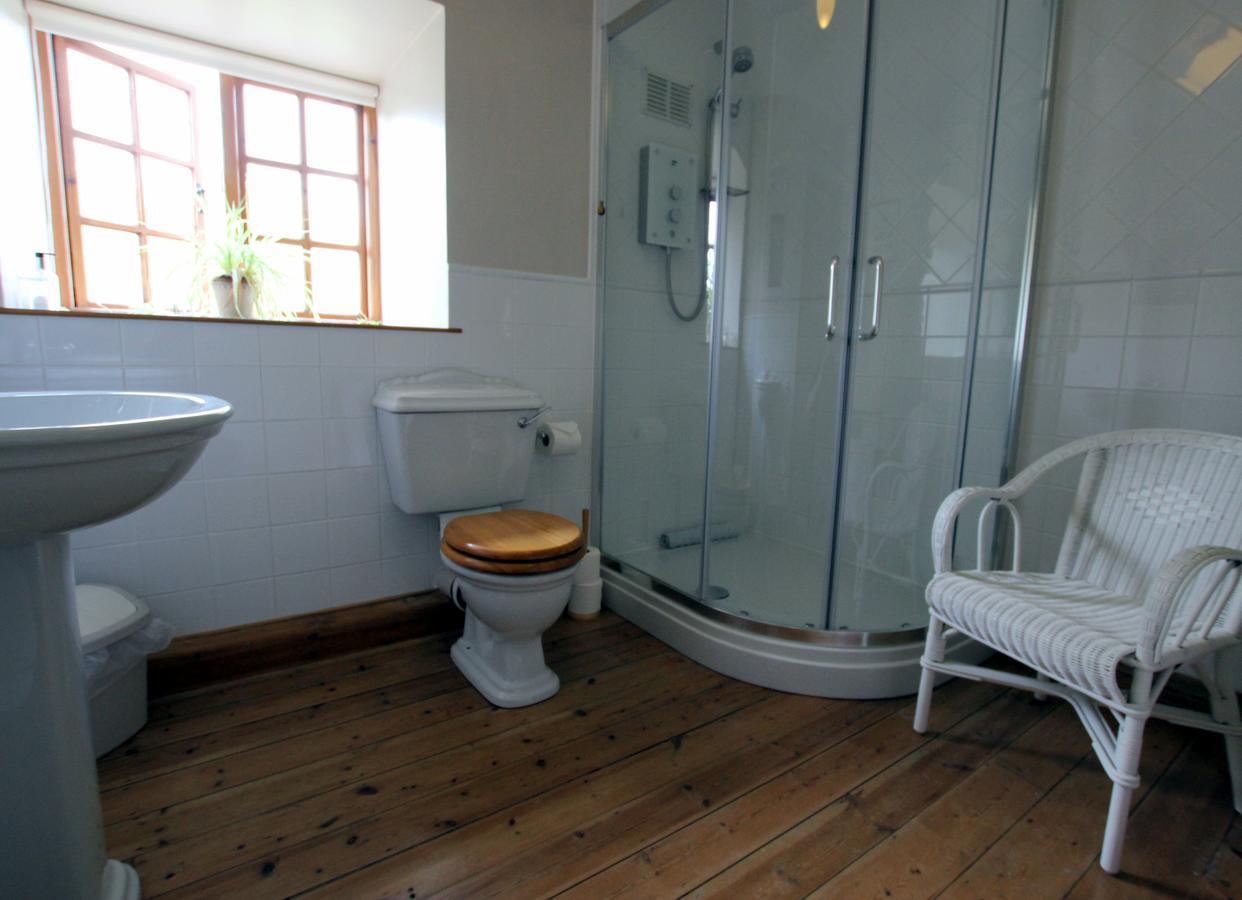 Larkrise Cottage Bed And Breakfast Stratford-upon-Avon Exterior photo