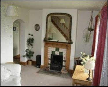 Larkrise Cottage Bed And Breakfast Stratford-upon-Avon Exterior photo